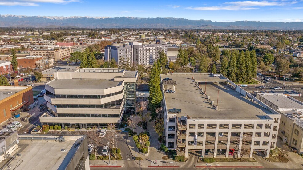 More Photos Of 100 Willow Plz, Visalia Medical For Sale