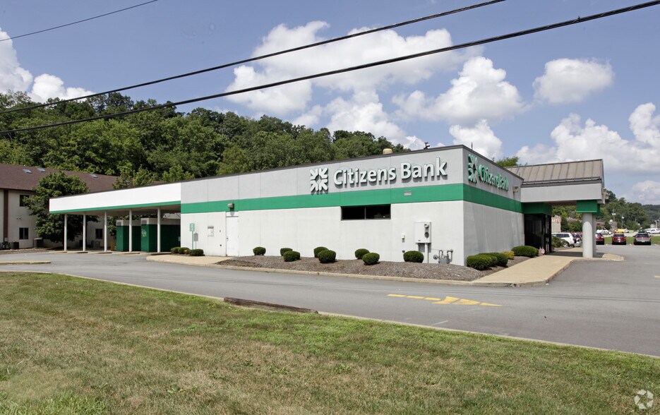 More Photos Of 2005 Golden Mile Hwy, Pittsburgh Bank For Lease
