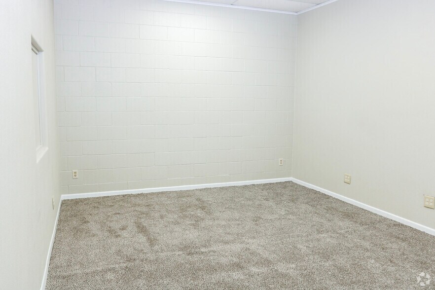 More Photos Of 201 N Winfree St, Dayton Office For Sale