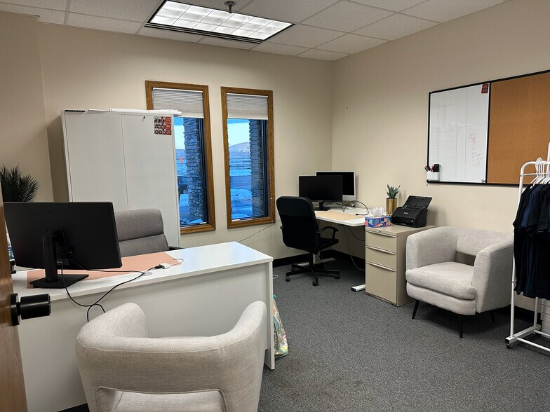 More Photos Of 8053 E Bloomington Fwy, Bloomington Office For Sale