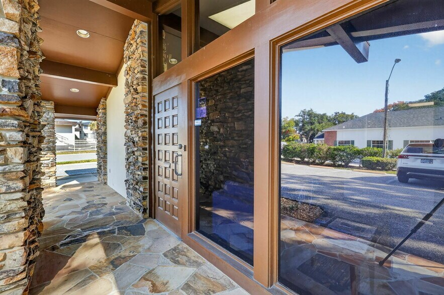 More Photos Of 1029 W Magnolia St, Leesburg Office For Sale