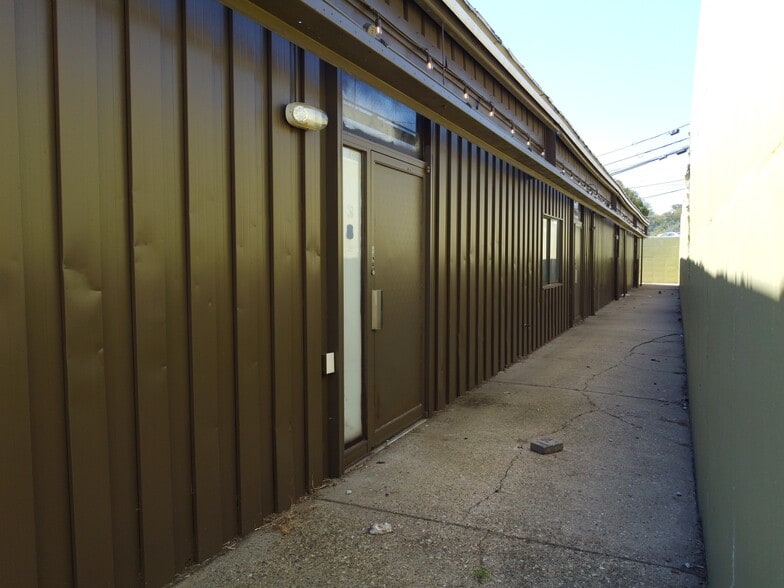 Primary Photo Of 4540 Emerson Ave, Parkersburg Bar For Sale