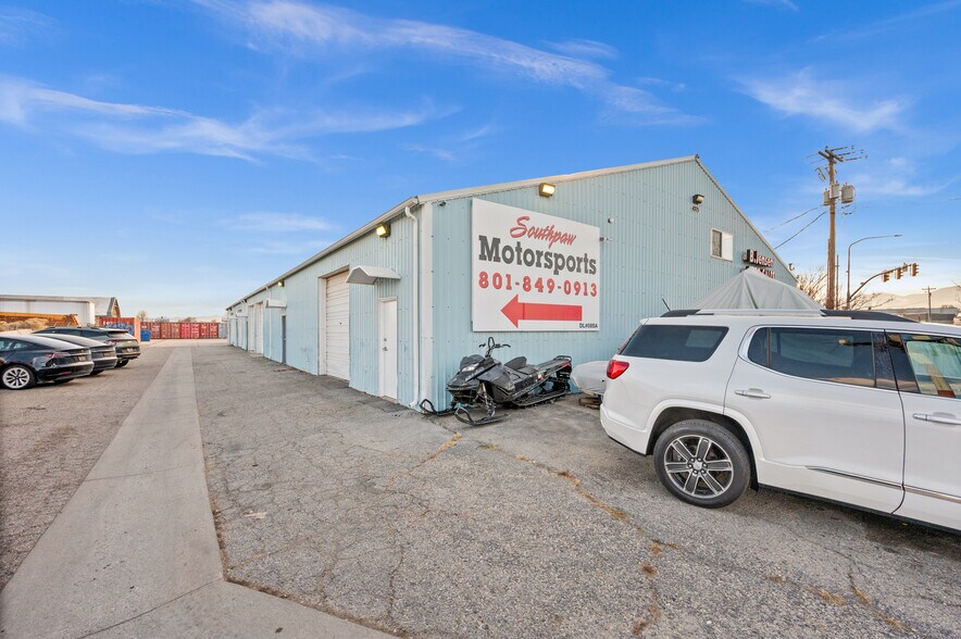 More Photos Of 4375 W Copper Hills Pky, West Jordan Warehouse For Lease