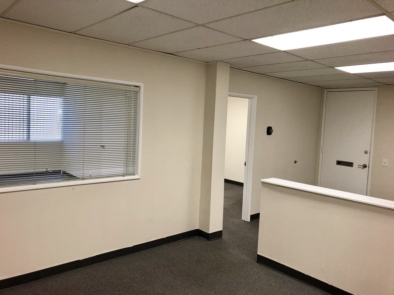 More Photos Of 512 E Wilson Ave, Glendale Office For Lease