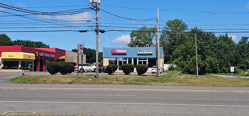 More Photos Of 7380 Oswego Rd, Bayberry Freestanding For Lease