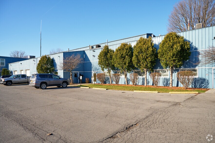 More Photos Of 422 W Onondaga St, Syracuse Warehouse For Sale
