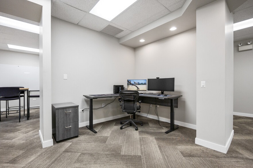 More Photos Of 1256 Waterford Dr, Aurora Medical For Sale