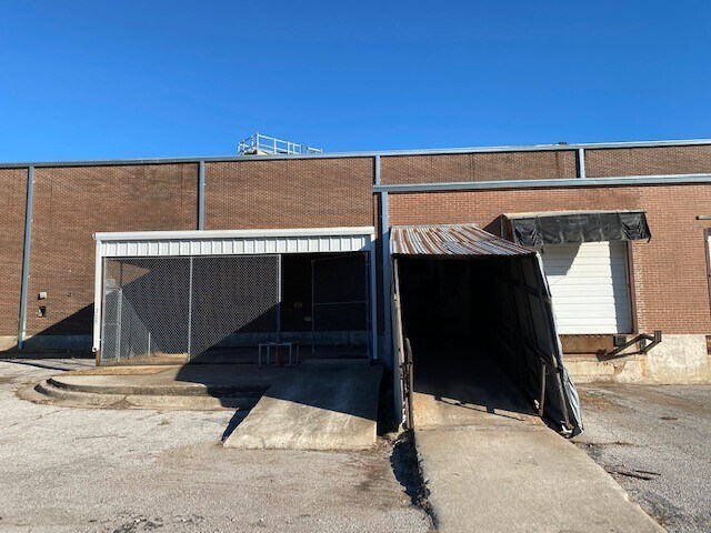 More Photos Of 10500 W Reno Ave, Oklahoma City Manufacturing For Lease