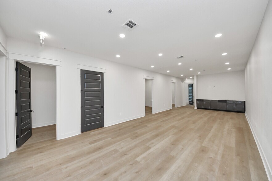 More Photos Of 220 Bella Katy Dr, Katy Office Residential For Lease