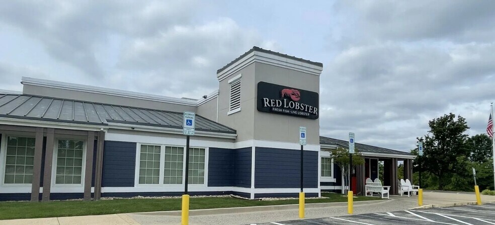 More Photos Of 119 Temple Lake Dr, Colonial Heights Freestanding For Sale