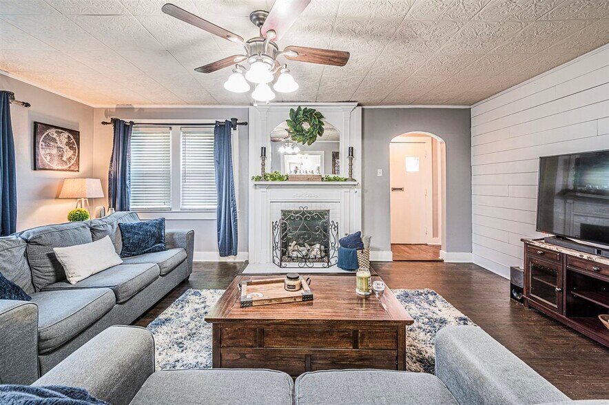 More Photos Of 1128 Magnolia St, Bowling Green Office Residential For Sale