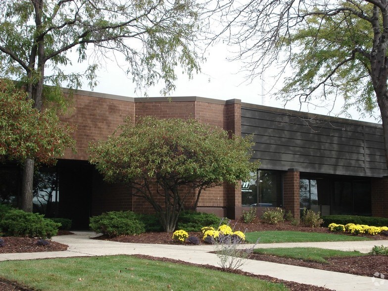 More Photos Of 2600 Warrenville Rd, Downers Grove Office For Lease