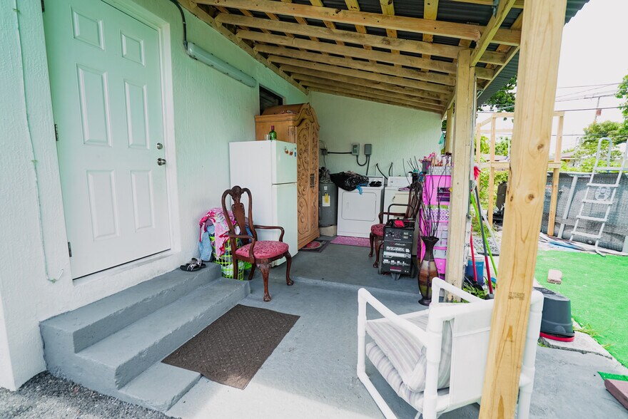 More Photos Of 221 E 9th St, Hialeah Office Residential For Sale