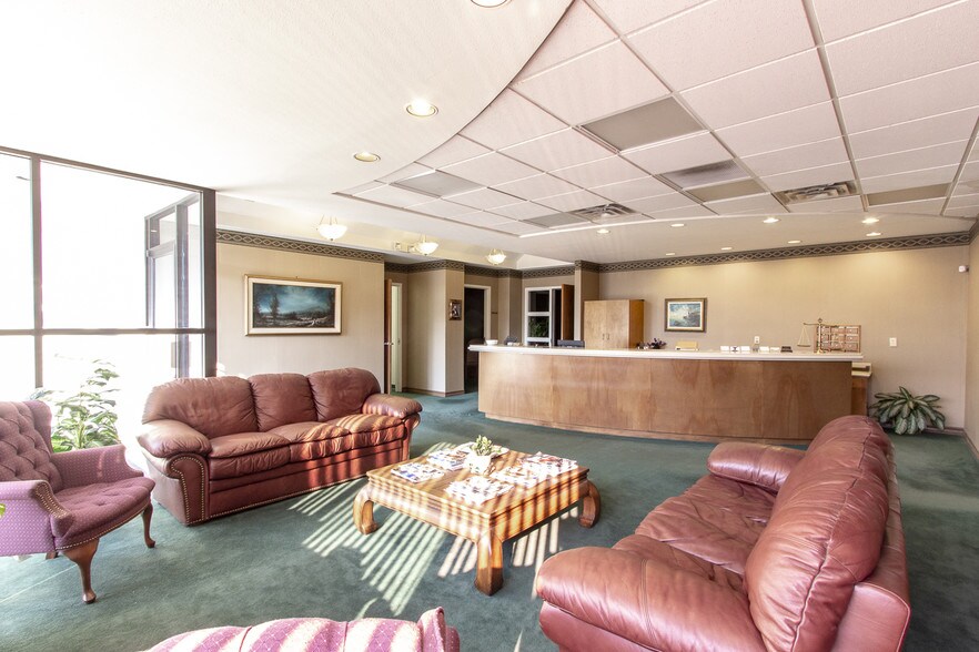 More Photos Of 4171 N Mesa St, El Paso Office For Sale