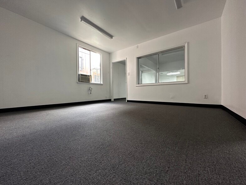 More Photos Of 4250-4252 Atlantic Ave, Long Beach Storefront Retail Office For Lease