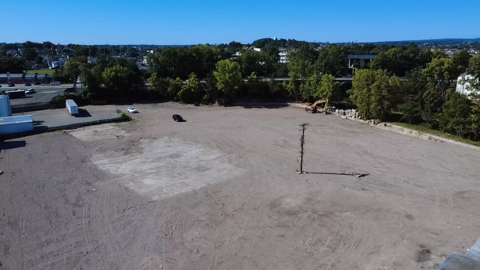 More Photos Of 147 N 5th, Saddle Brook Land For Lease