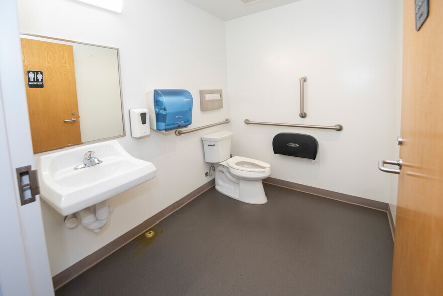 More Photos Of 4361 Boniface Pky, Anchorage Healthcare For Sale
