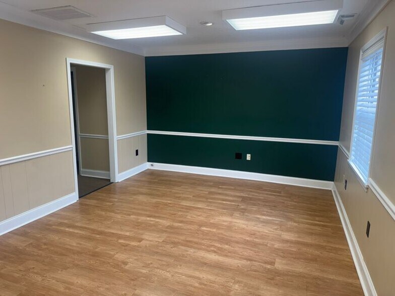 More Photos Of 1011 Grove Rd, Greenville Medical For Sale