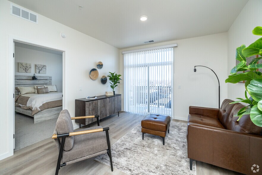 More Photos Of 28 7th St NE, Rochester Apartments For Sale