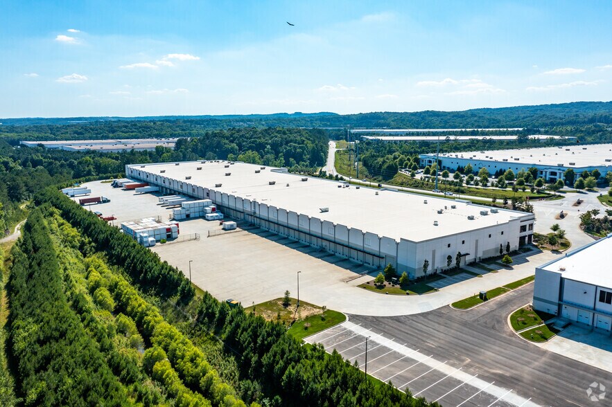 More Photos Of 475 Riverside Pky, Lithia Springs Warehouse For Lease