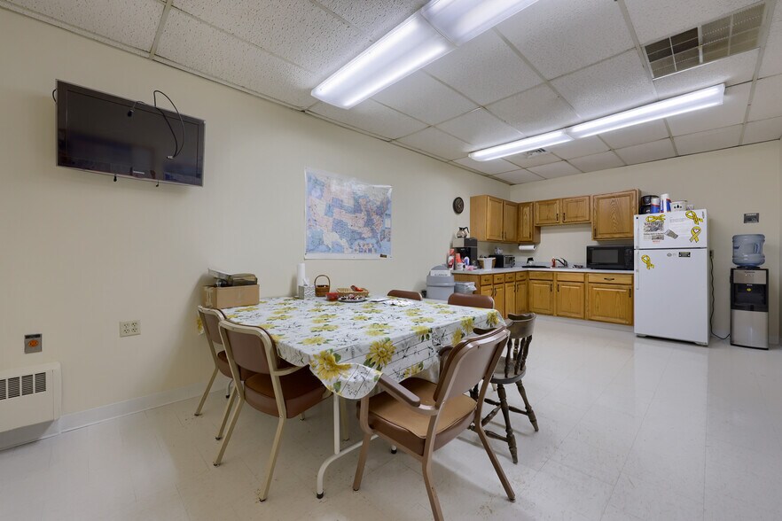 More Photos Of 625 Spring St, Wyomissing Office For Sale