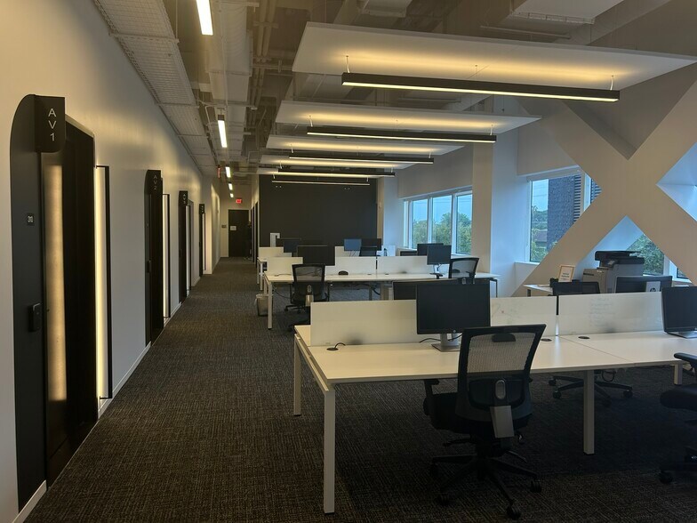 More Photos Of 2901 W Alameda Ave, Burbank Office For Lease