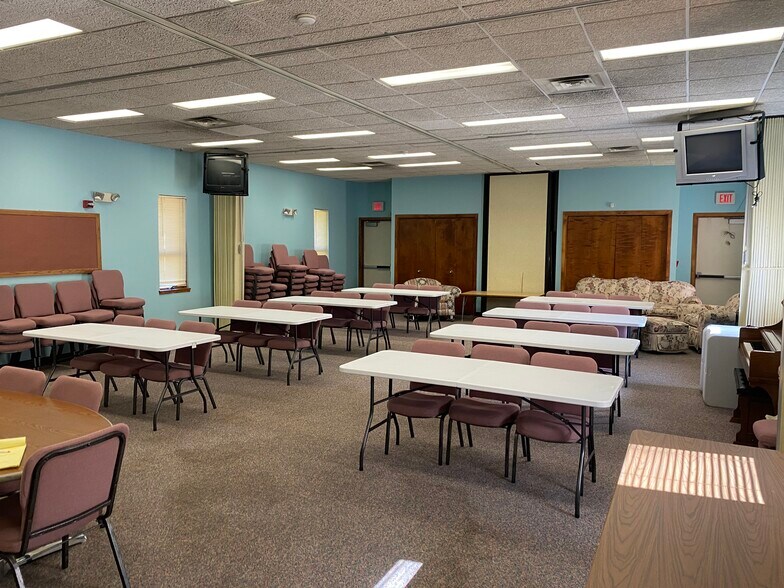 More Photos Of 46001 Warren Rd, Canton Religious Facility For Lease