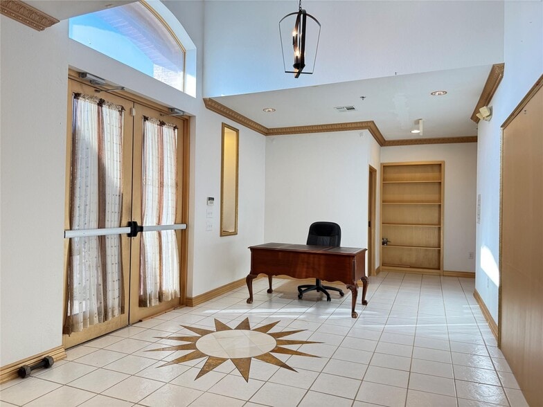 More Photos Of 5208 Village Creek Dr, Plano Office For Sale