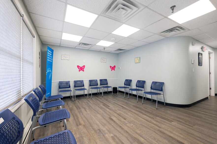 More Photos Of 500 New Hempstead Rd, New City Medical For Sale
