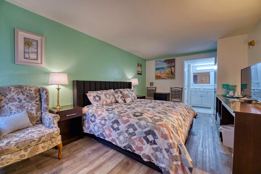 More Photos Of 107 Anastasia Blvd, Saint Augustine Hotel For Sale