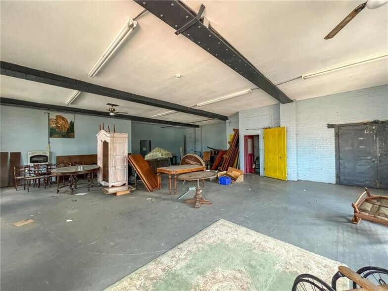 More Photos Of 119 E Wayne St, Butler Office Residential For Sale