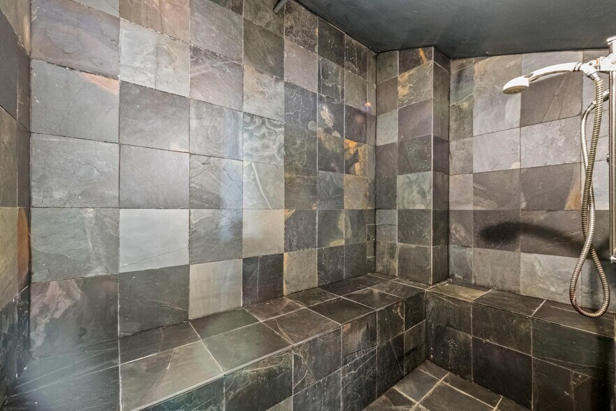 More Photos Of 2000 Arapahoe St, Denver Office For Sale