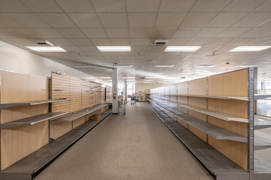 More Photos Of 35 Pine St, Manchester Manufacturing For Lease
