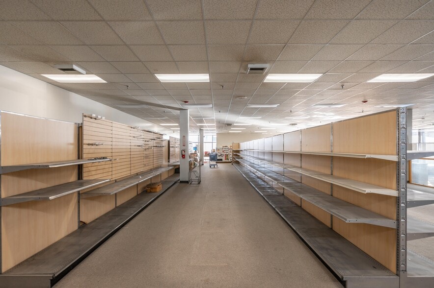 More Photos Of 35 Pine St, Manchester Manufacturing For Lease