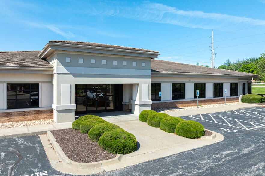 More Photos Of 3540 NE Ralph Powell Rd, Lee's Summit Office For Lease