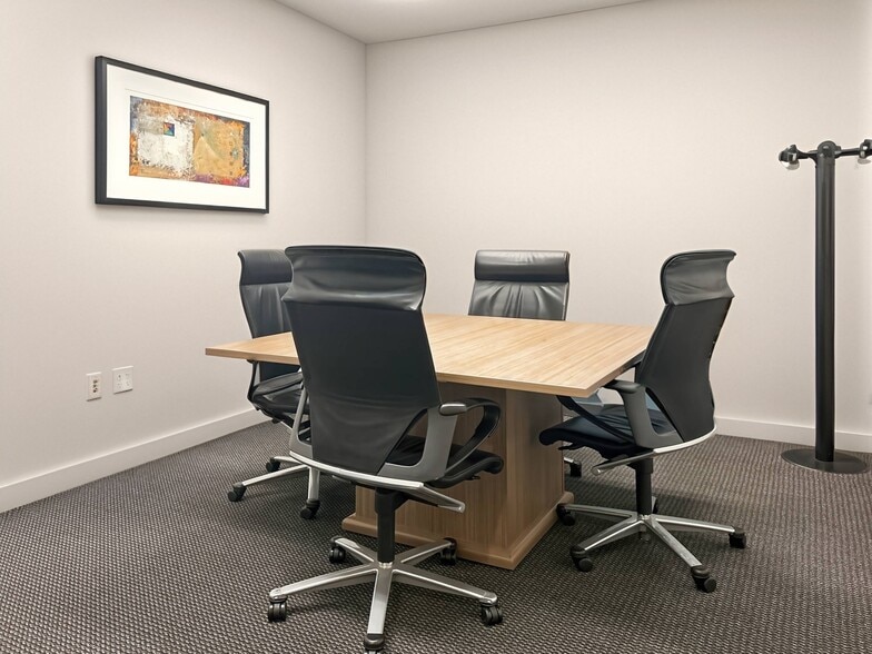 More Photos Of 2000 Auburn Dr, Beachwood Coworking Space