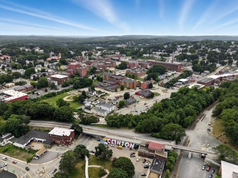 More Photos Of 280 High St, Clinton Department Store For Lease