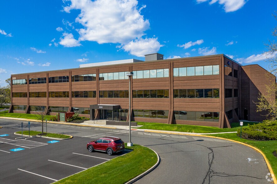 More Photos Of 309 Fellowship Rd, Mount Laurel Coworking Space