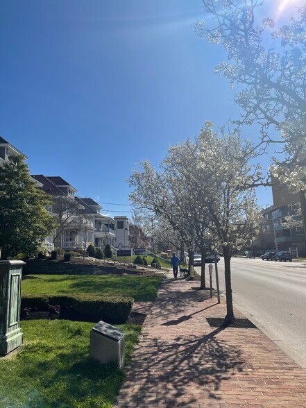 More Photos Of 2752 Erie Ave, Cincinnati Medical For Lease