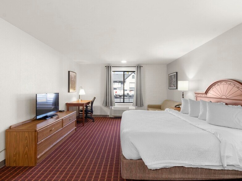 More Photos Of 333 N Main St, Richfield Hotel For Sale