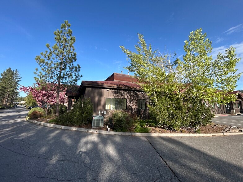 More Photos Of 10775 Pioneer Trl, Truckee Office For Lease
