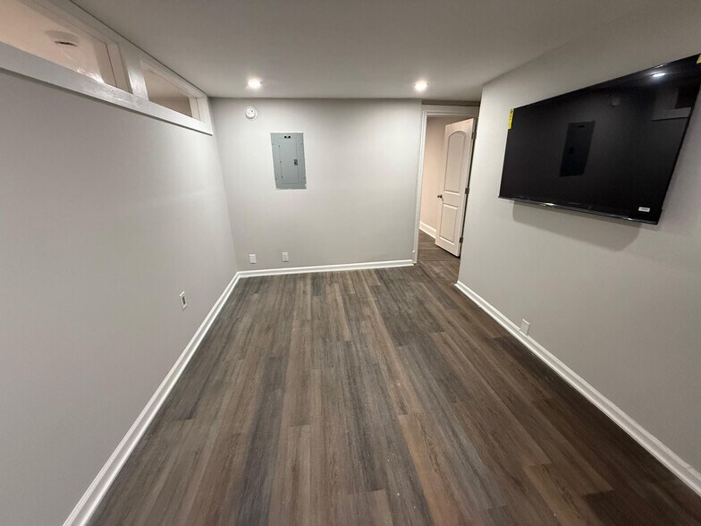 More Photos Of 212 Warren St, Beverly Apartments For Sale