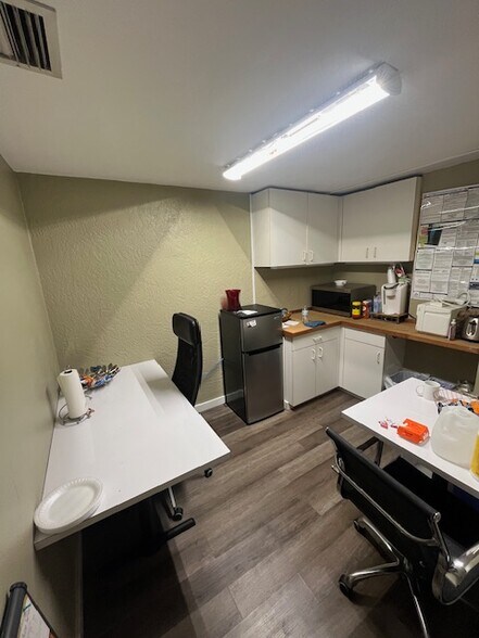 More Photos Of 5235 Ramsey Way, Fort Myers Office For Sale