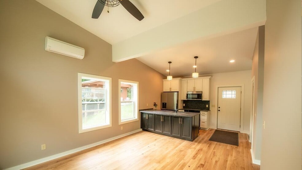 More Photos Of 9400 US-19 W, Bryson City Hotel For Sale