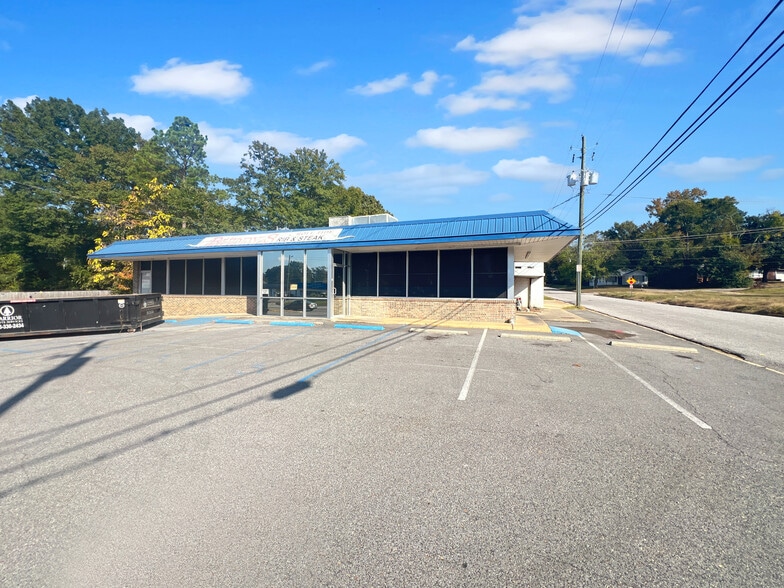More Photos Of 2701 Lurleen B Wallace Blvd, Northport Restaurant For Lease