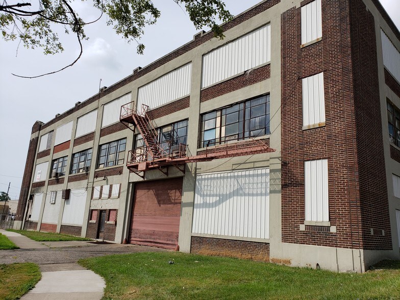 More Photos Of 14707 Dexter Ave, Detroit Warehouse For Sale