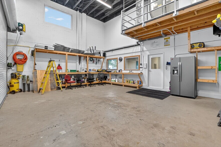 More Photos Of 442 NW 35th St, Boca Raton Office For Sale