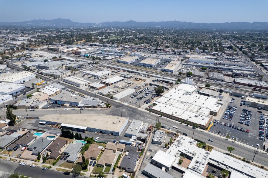 More Photos Of 12801 Saticoy Street St, North Hollywood Warehouse For Sale