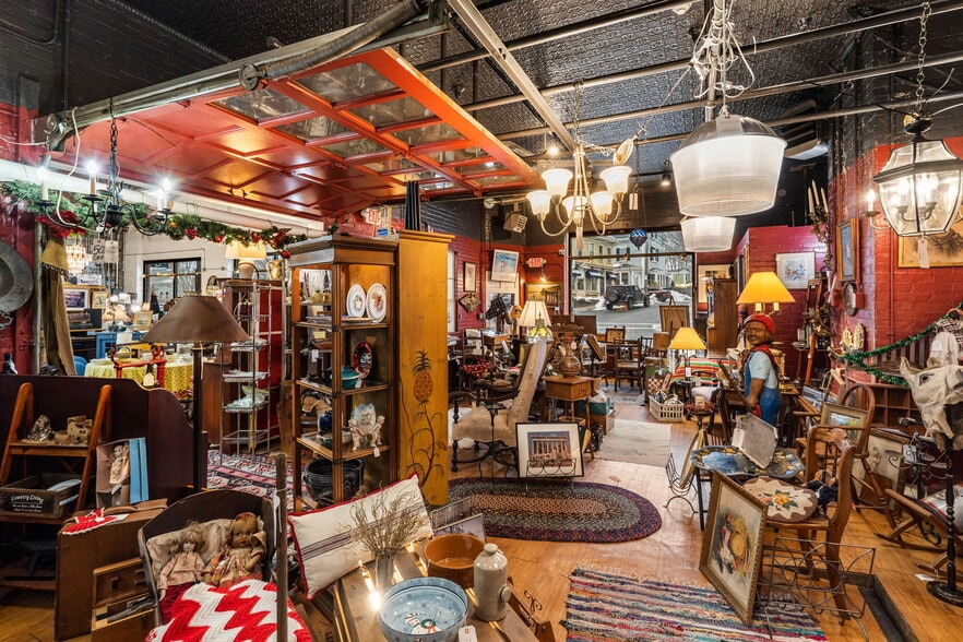 More Photos Of 47 S Main St, Ipswich Storefront Retail Residential For Sale