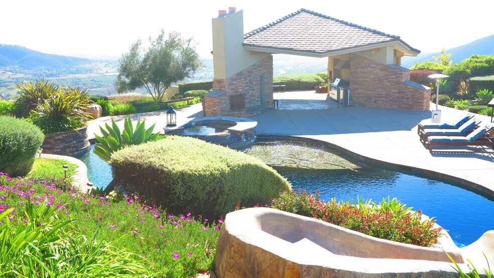 More Photos Of 2286 Sunshine Mountain Rd, San Marcos Winery Vineyard For Sale